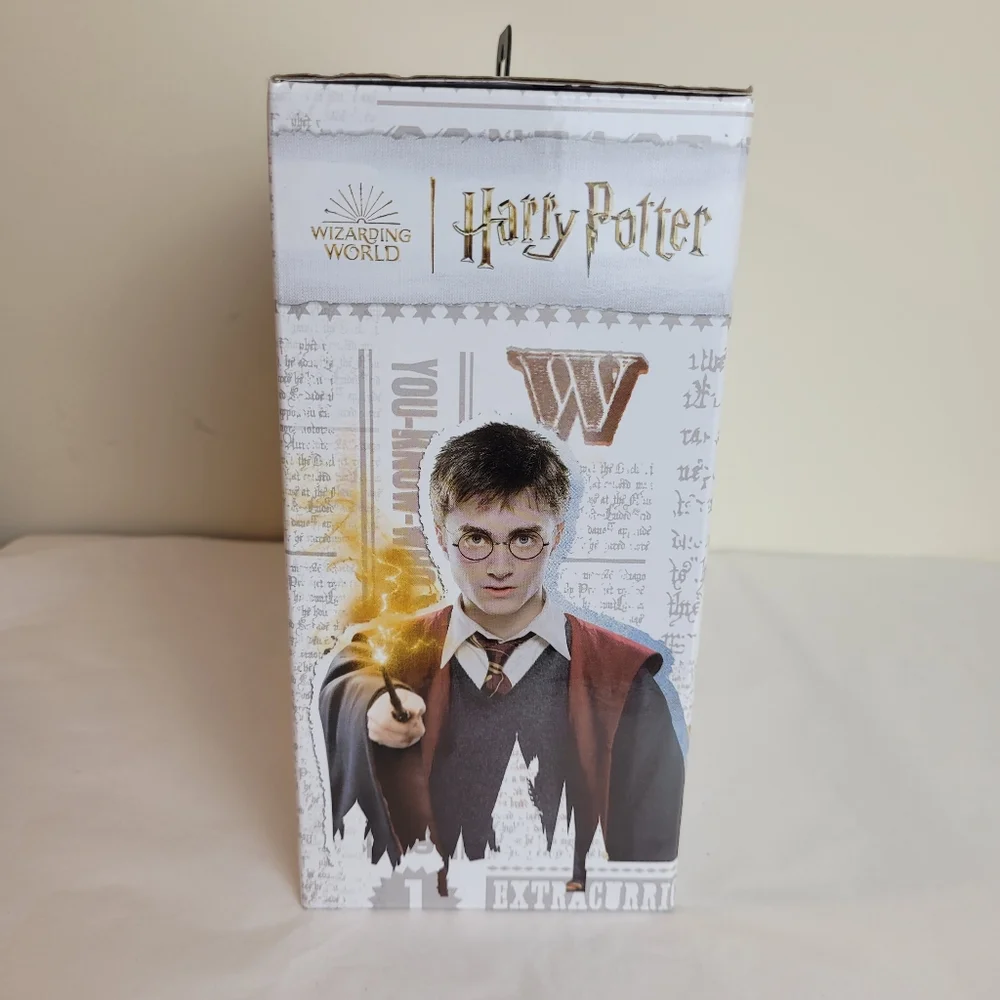 Hogwarts Harry‎ Potter Boxed Gift Set: Coffee Mug, Socks, Beanie Hat. Wizzard.